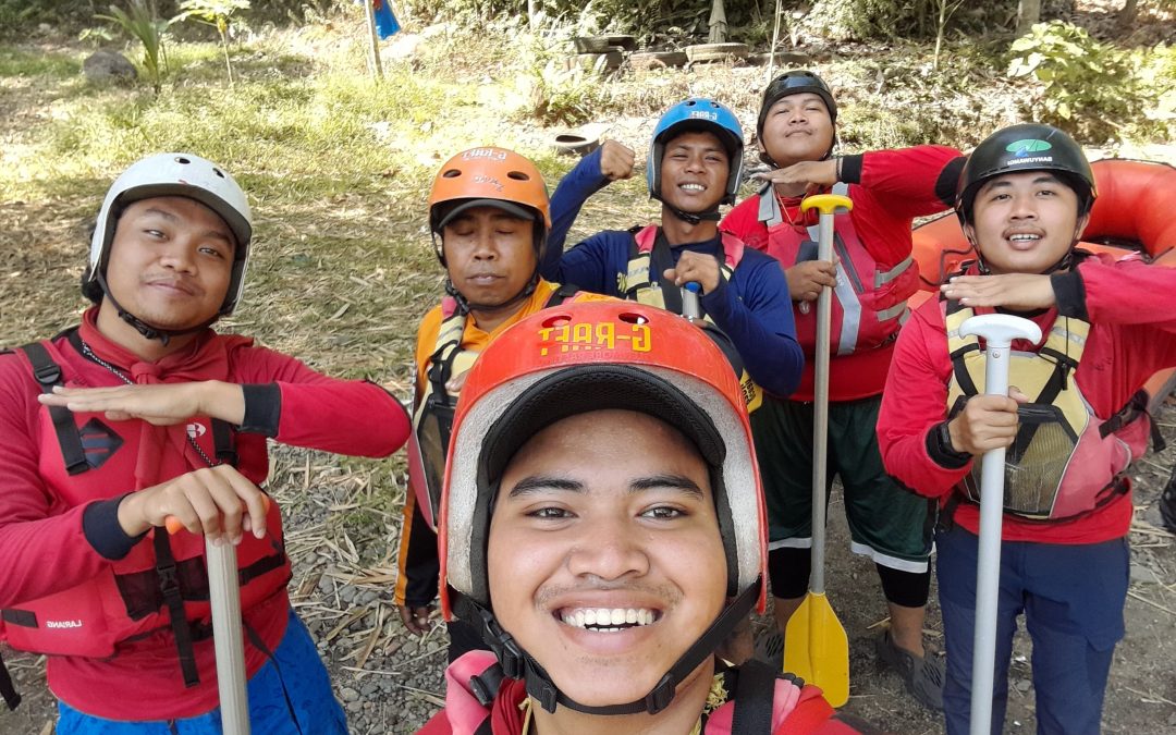 Glenmore Rafting: Kontribusi Pariwisata terhadap Ekonomi Warga dan Kelestarian Sungai